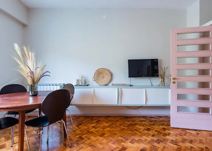 Amazing Duplex - Mid Century Experience & Parking