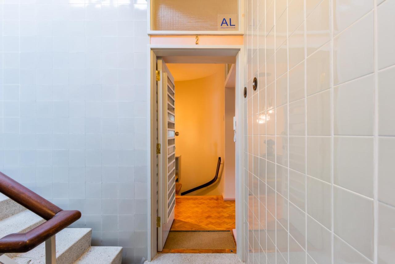 Apartment Amazing Duplex - Mid Century Experience & Parking