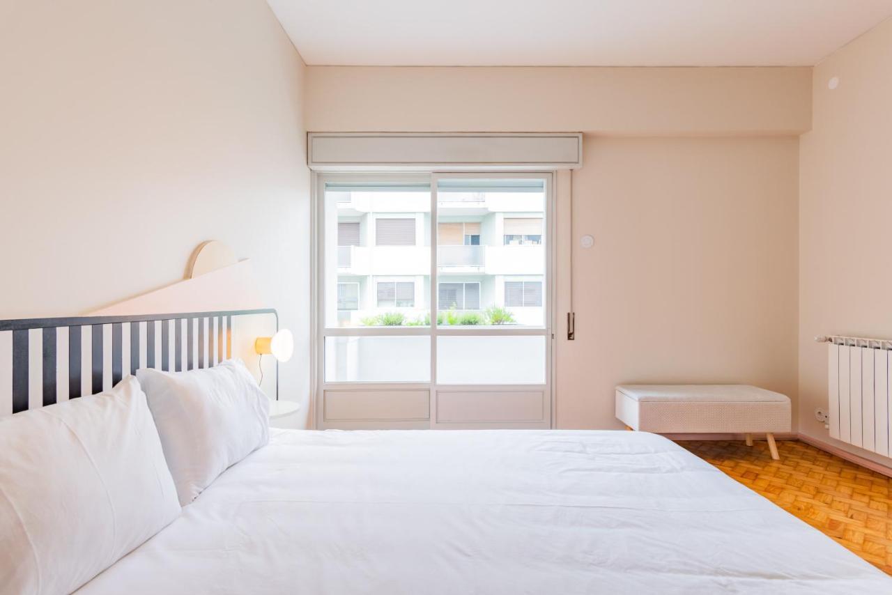 Apartment Amazing Duplex - Mid Century Experience & Parking